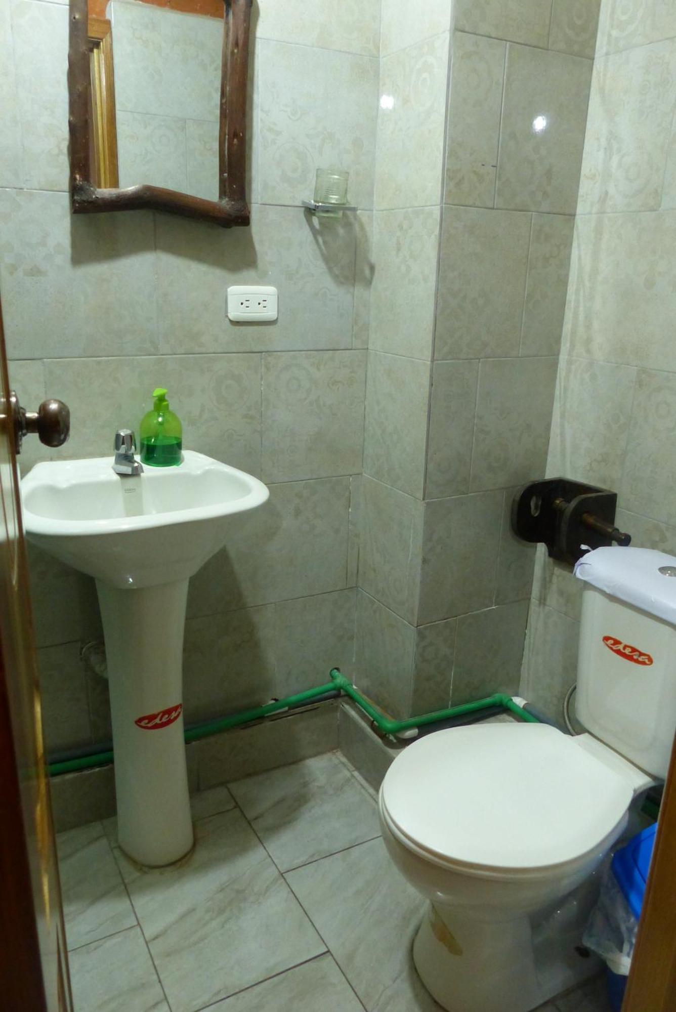 Hostal La Casa Amarilla City 巴尼奥斯 外观 照片