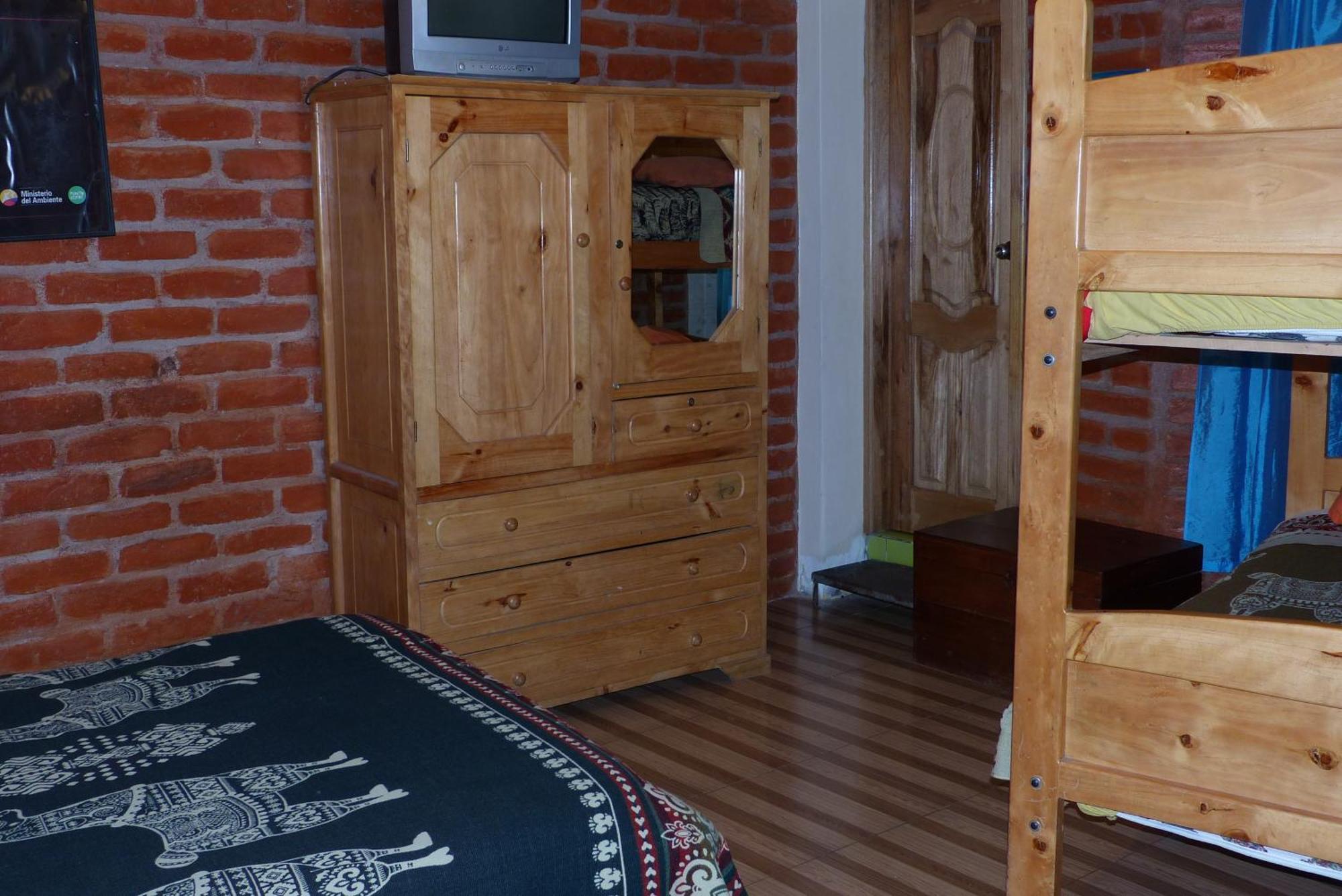 Hostal La Casa Amarilla City 巴尼奥斯 外观 照片