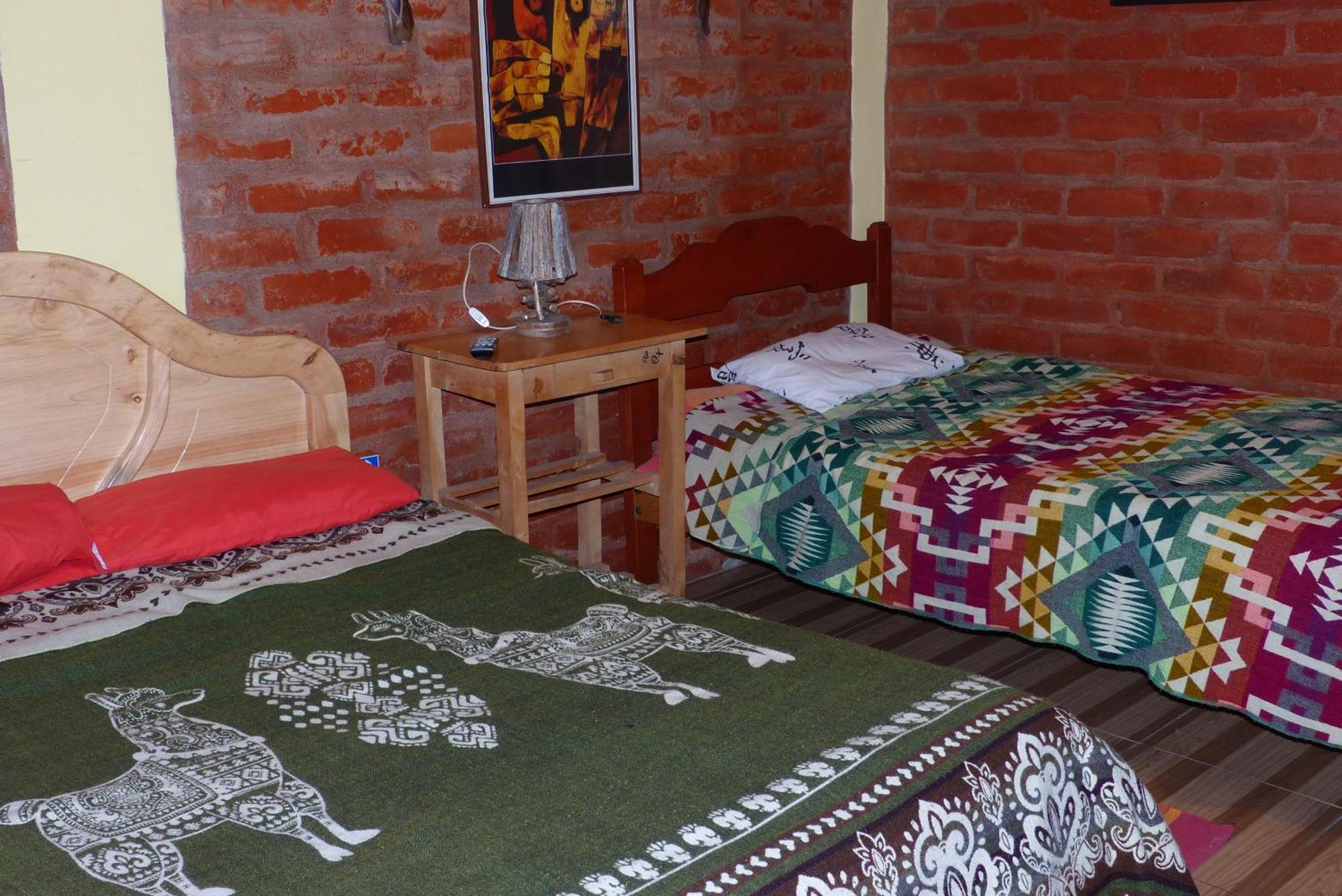 Hostal La Casa Amarilla City 巴尼奥斯 外观 照片